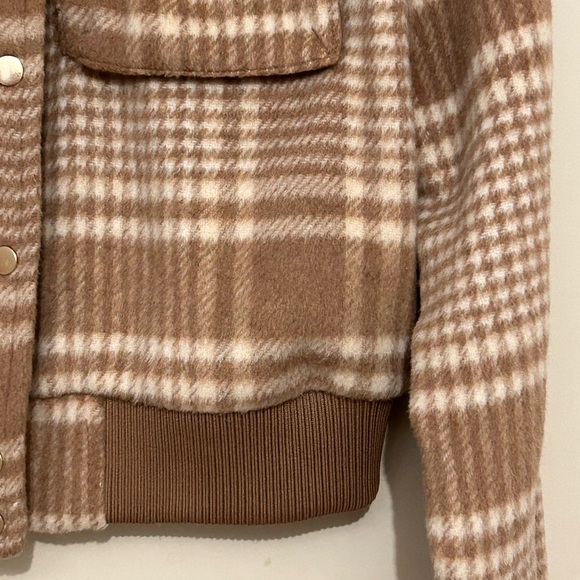 Bagatelle Plaid Tan Wool Blend Snaps Women's Jacket - Picture 10 of 12
